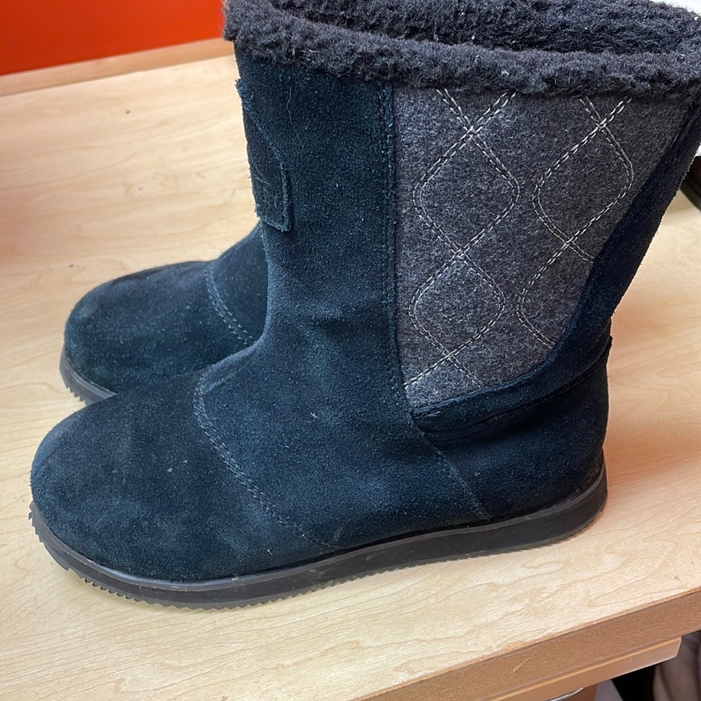 McKinley winter boots. Size 8